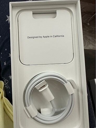 Apple şarj kablosu orjinaldir fazlalıktan satıyoruz
