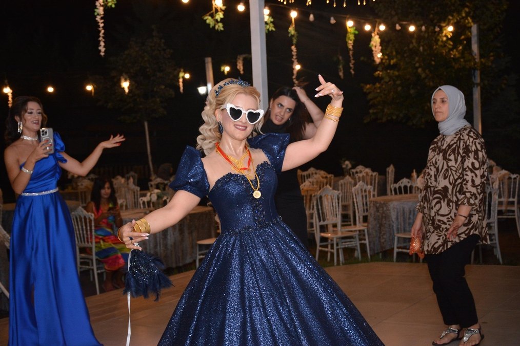 Mavi Parlak Straplez Uzun Abiye - Görsel 2