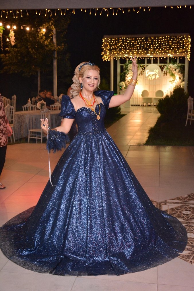 Parlak Mavi Straplez Uzun Abiye el mendili hediye edicem - Görsel 3