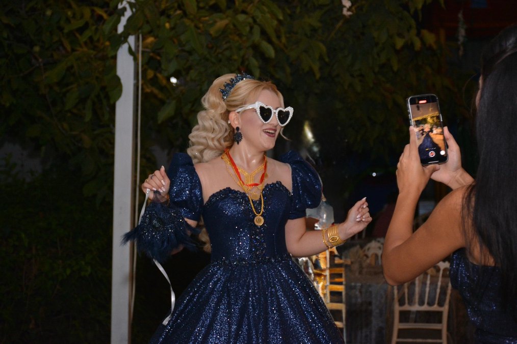 Parlak Mavi Straplez Uzun Abiye el mendili hediye edicem - Görsel 2