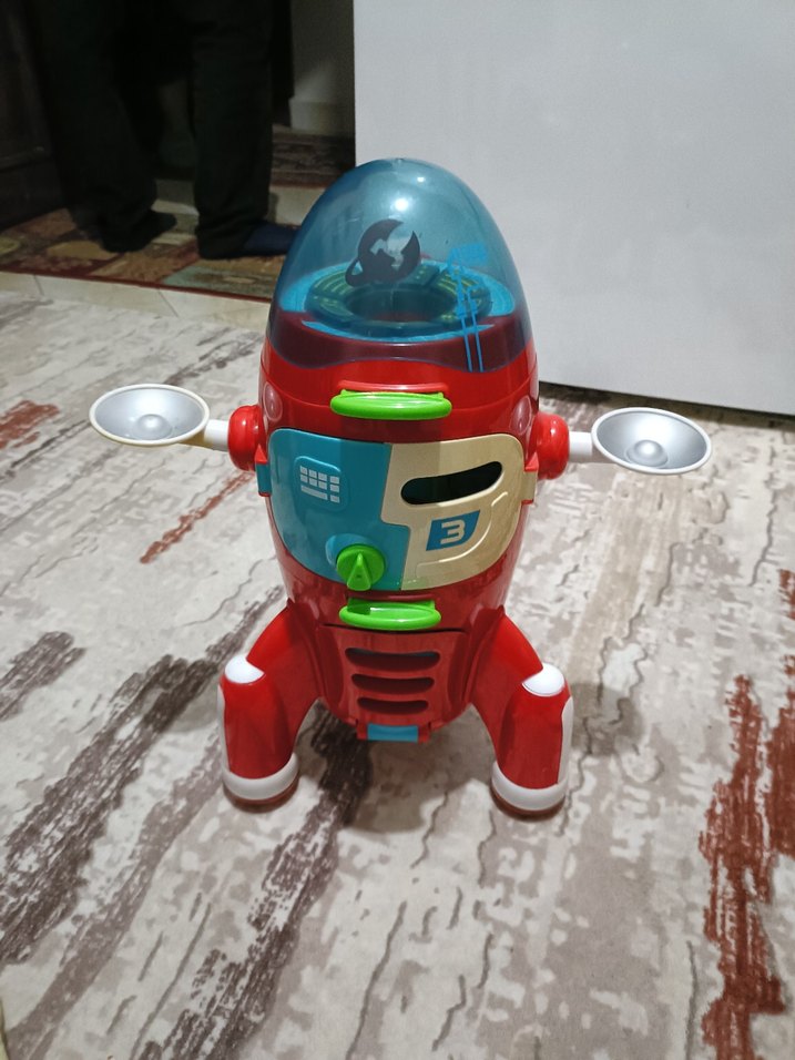 imaginarium marka Renkli Kırmızı Roket Figürü ve Astronot - Görsel 4