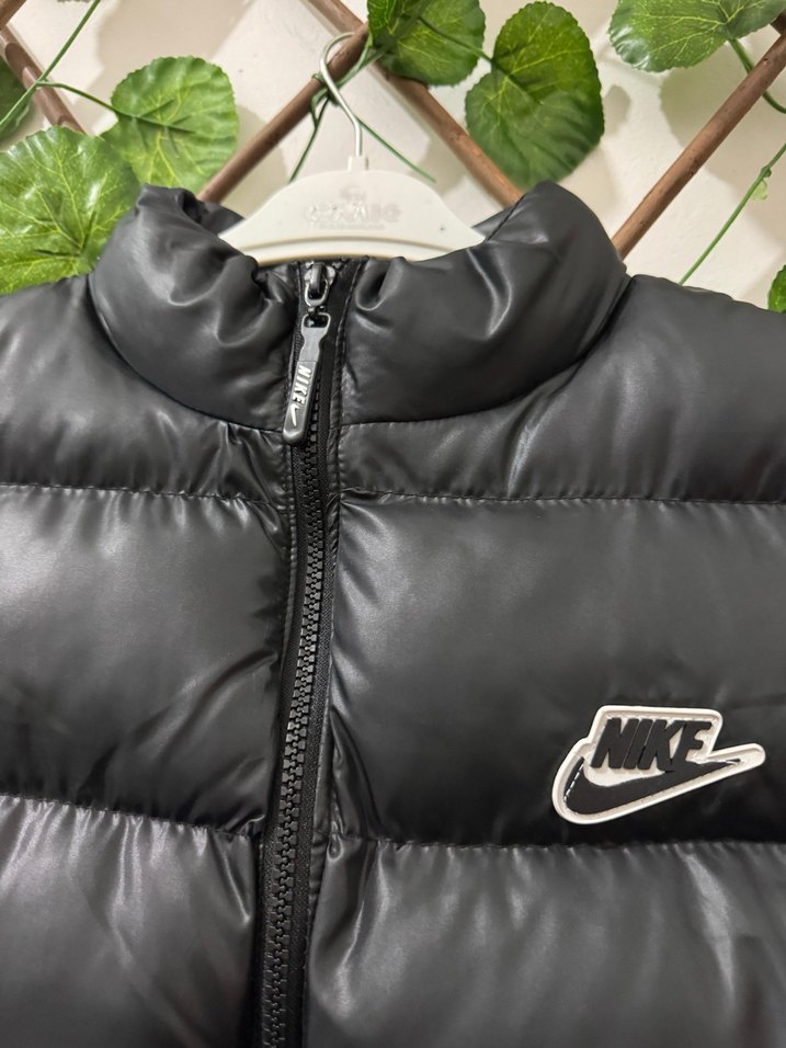 Siyah Nike Şişme Kolsuz Yelek - Görsel 3
