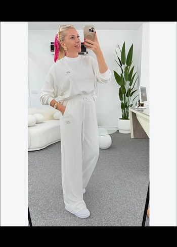 Lacoste Minimal Beyaz Esofman Takimi Rahat Ve Sik