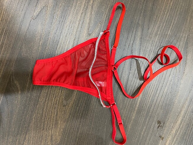 Suwen Aksesuar Detaylı Fantazi G-string