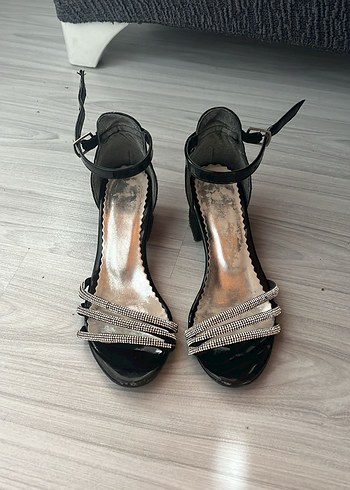 Klasik Siyah Yılan Desenli Topuklu Kadın Ayakkabı - Görsel 2