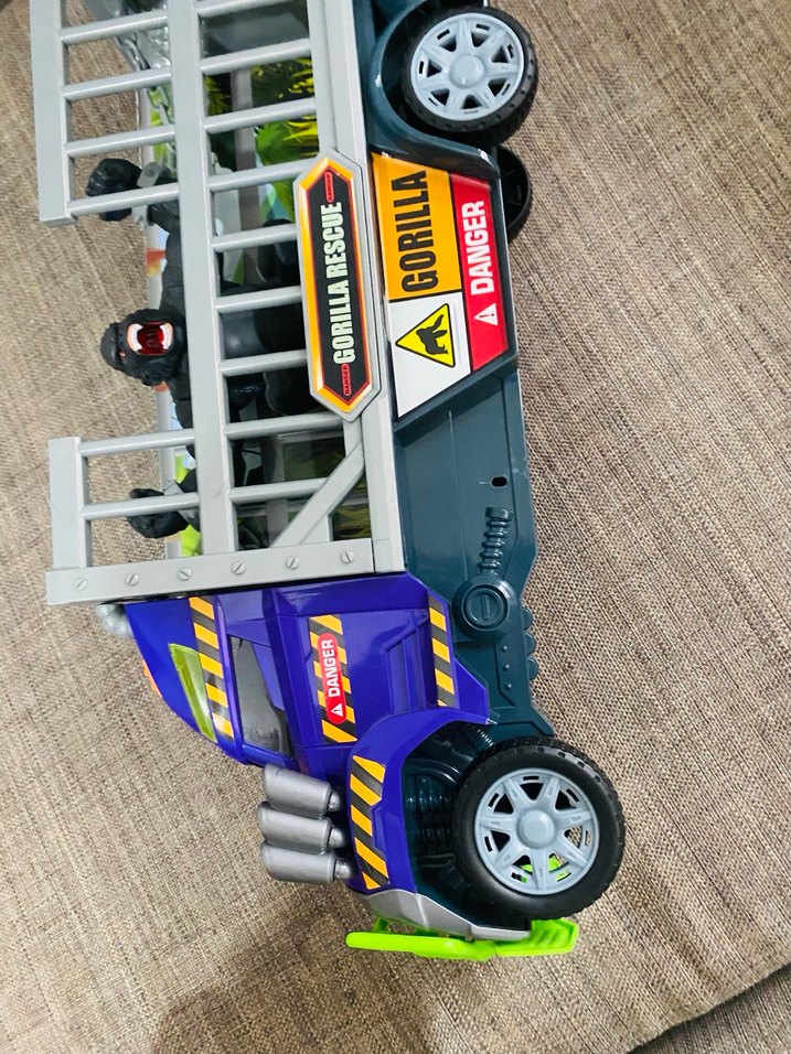 Mor Gorilla Kurtarma Oyuncak Kamyonu - Görsel 5