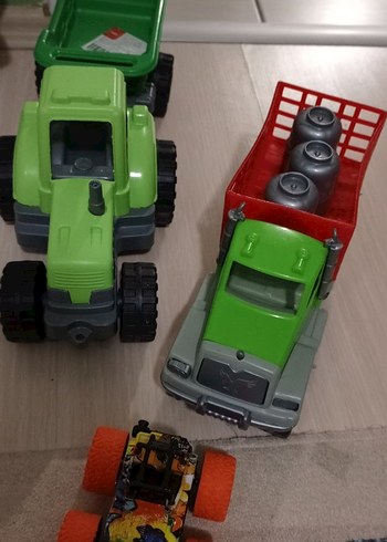  Beden Renkli Yeşil Oyuncak Kamyon Seti