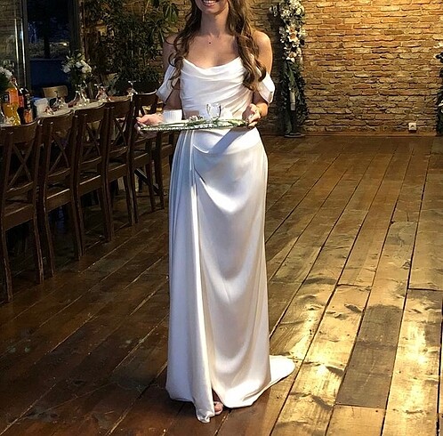 Nişan elbisesi