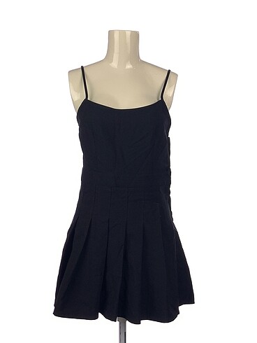H&M Kısa Elbise %70 İndirimli.