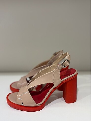 Vicino nude rugan platform tandalet