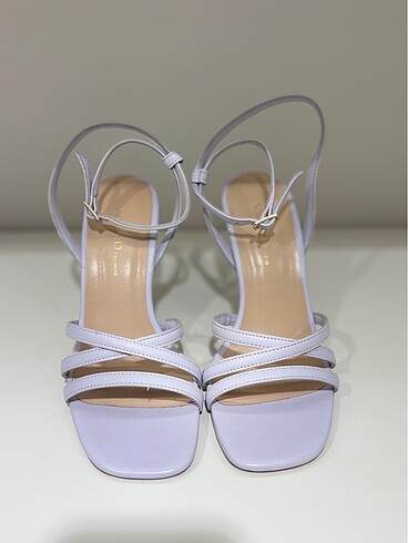 Zara Lila deri ökçeli sandalet