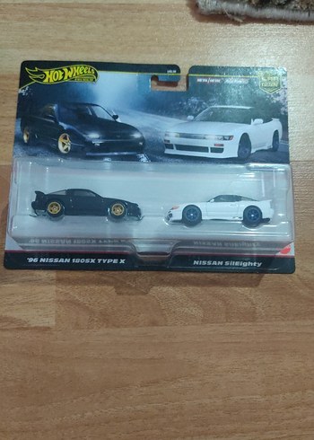 Hot Wheels 2'li Nissan 180SX ve SilEighty Oyuncak Araba