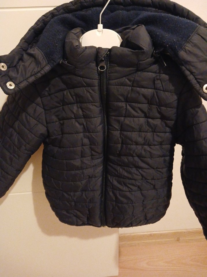 Kapüşonlu Siyah Erkek Çocuk Mont - Görsel 2