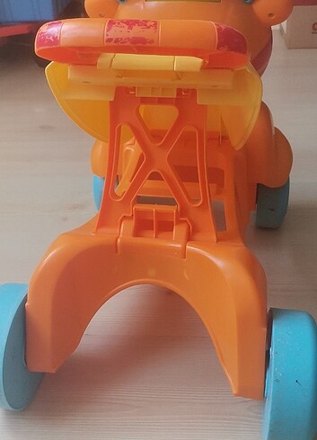 Fisher Price Fisher Price YÜRÜTEÇ KÖPEK araba 