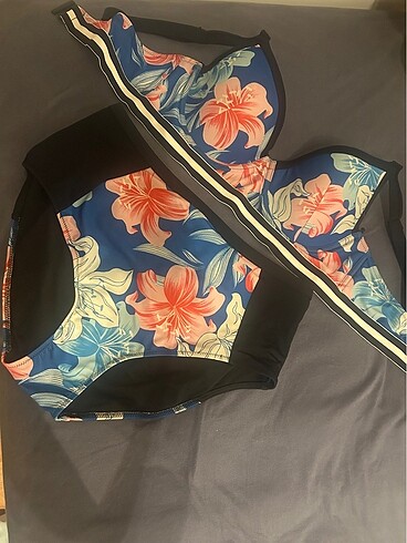 LC Waikiki Bikini takımı