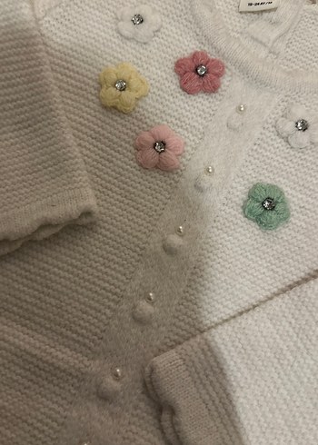 Nakışlı Beyaz Kız Triko Hırka - Görsel 3