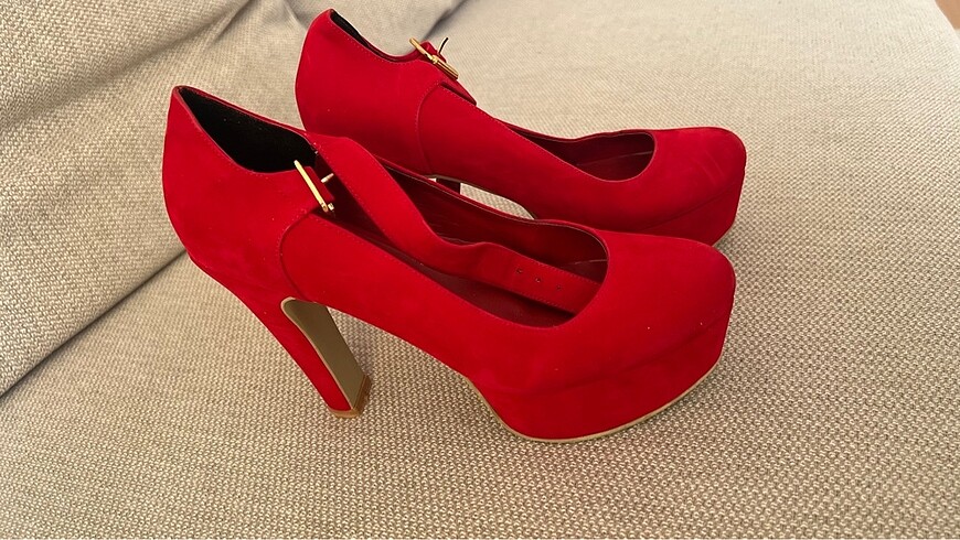 Kırmızı platform ayakkabı