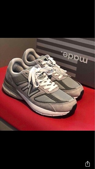 New Balance 990V5