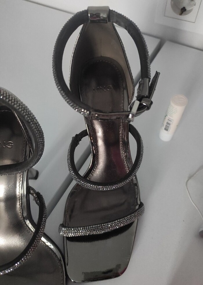 Mango strass bantlı topuklu ayakkabı - Görsel 3