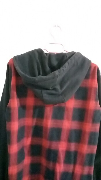 xs Beden Gömlek Görünümünde Kırmızı Ekoseli Siyah Hırka
