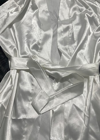 Beyaz Parlak Kadın Sabahlık hiç kullanılmadı - Görsel 4