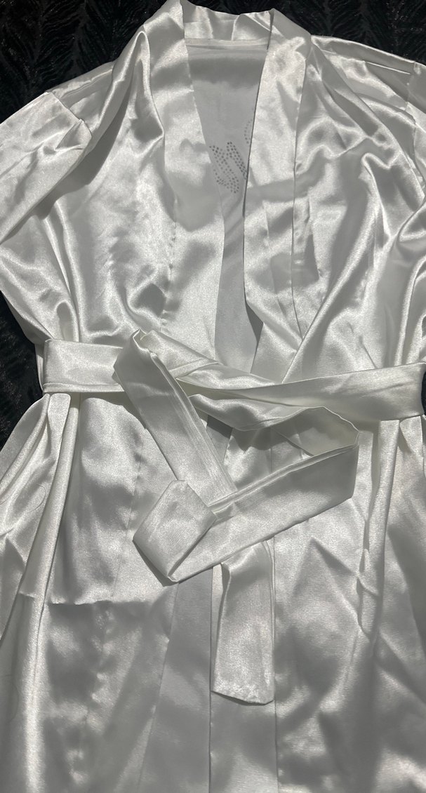 Beyaz Parlak Kadın Sabahlık hiç kullanılmadı - Görsel 4