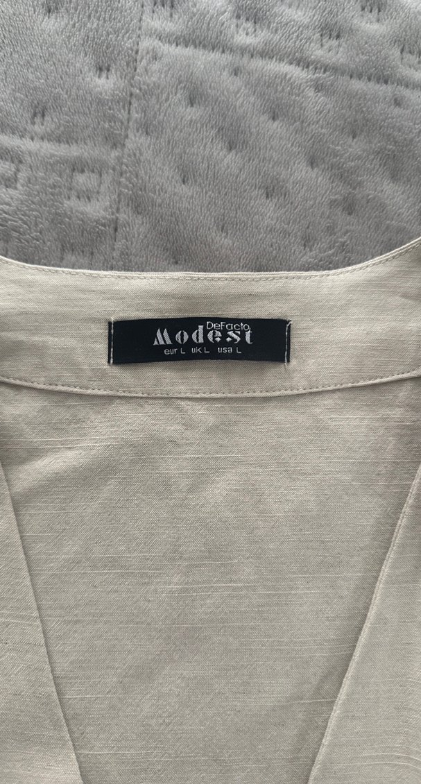 Bej V Yaka Keten Kadın Gömlek hiç kullanılmadı - Görsel 3