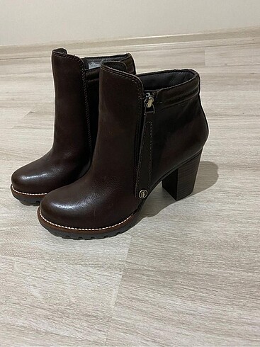 36 Beden Tommy hilfiger bot