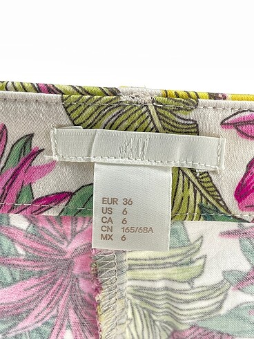 36 Beden çeşitli Renk H&M Mini Şort %70 İndirimli.