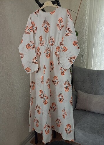 Oranj elbise