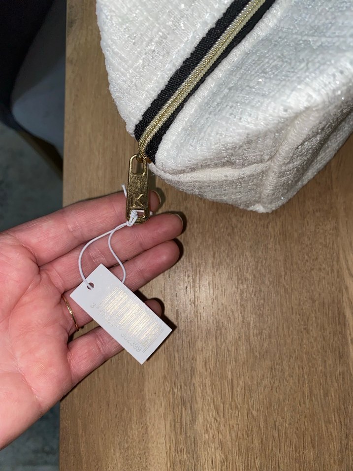 Kérastase Siyah Mum ve Kumaş Kılıf - Görsel 3