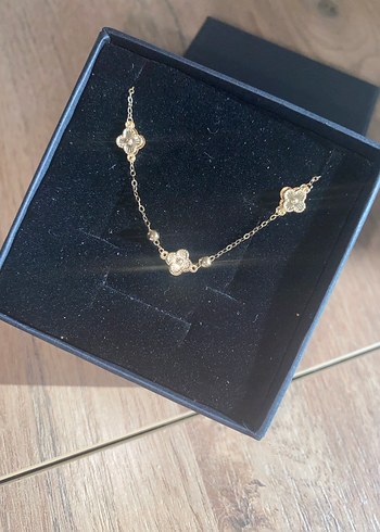 Zincir Detaylı Altın Kadın Bileklik - Görsel 2