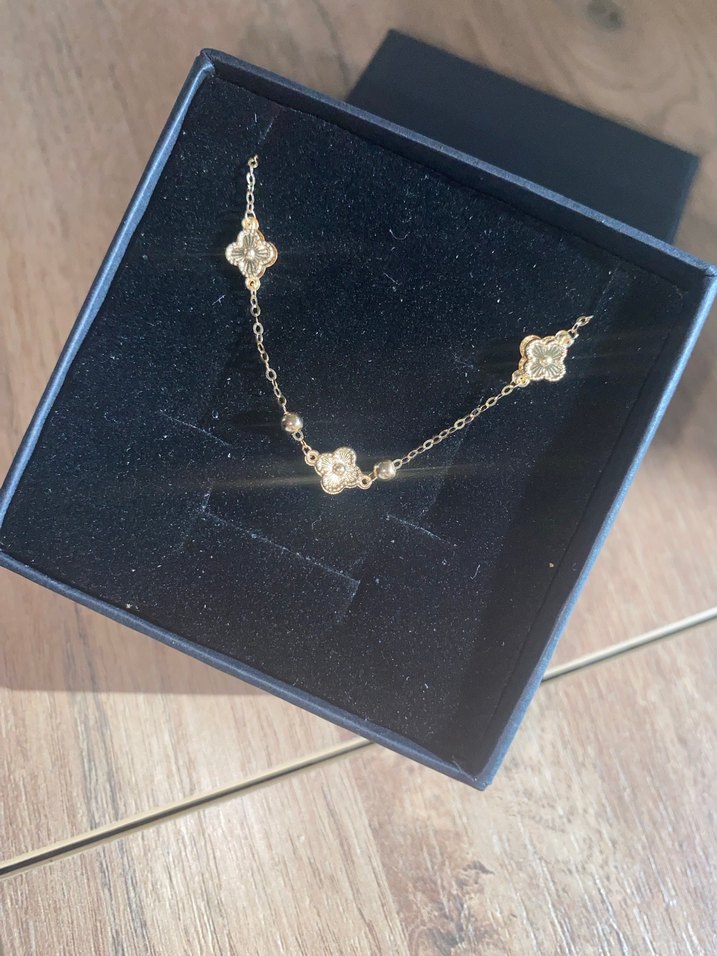 Zincir Detaylı Altın Kadın Bileklik - Görsel 2