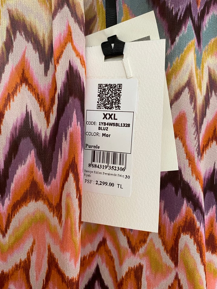 Bohem V Yaka Pilili Bağlama Desenli Kadın Bluz - Görsel 2
