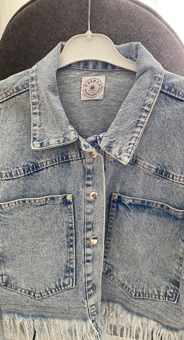 Düğmeli Gri Kısa Kot Ceket - Görsel 2