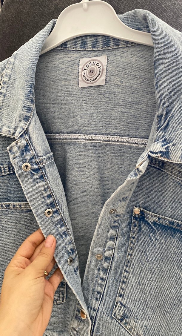 Düğmeli Gri Kısa Kot Ceket - Görsel 4