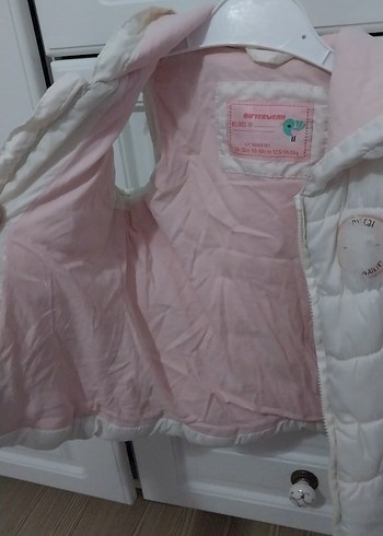 Kız Çocuk Beyaz Kapüşonlu Yelek - Görsel 4