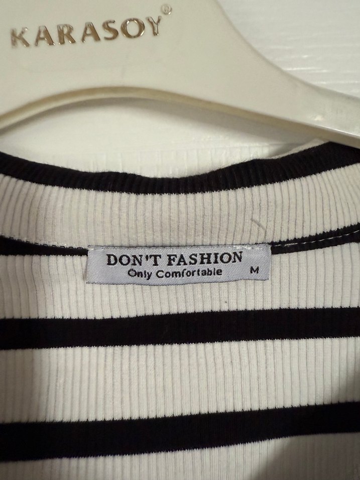 V Yaka Zebra Desenli Kısa Kollu Kadın Tişört/Crop - Görsel 2