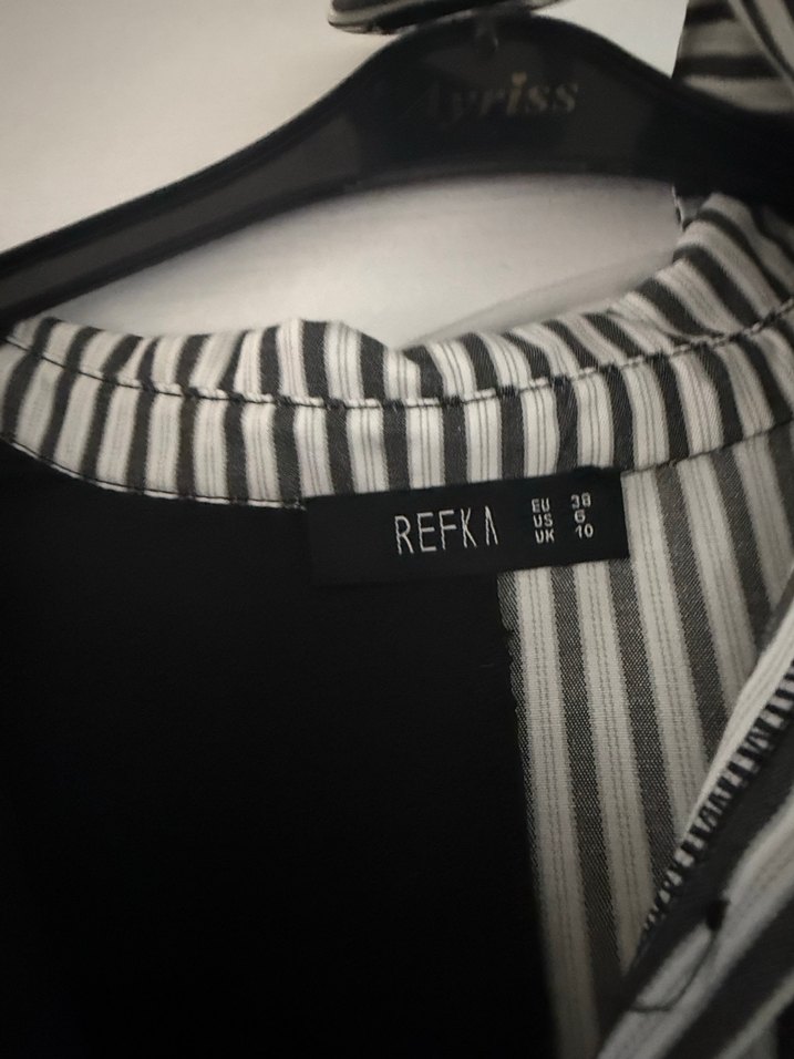 Çizgili Pilili Siyah Gömlek - Görsel 2