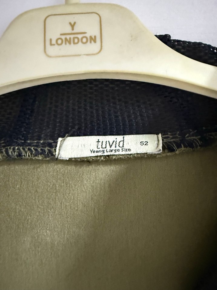 Kapüşonlu, fermuarlı, nakışlı uzun kadın kaban - Görsel 2