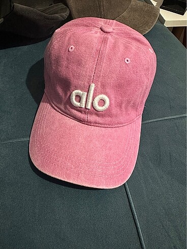 Alo yoga off duty cap