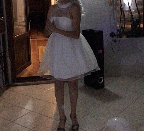 Beyaz elbise
