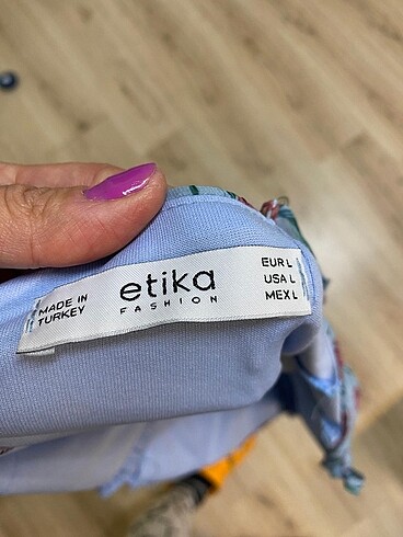 l Beden Askılı kısa elbise