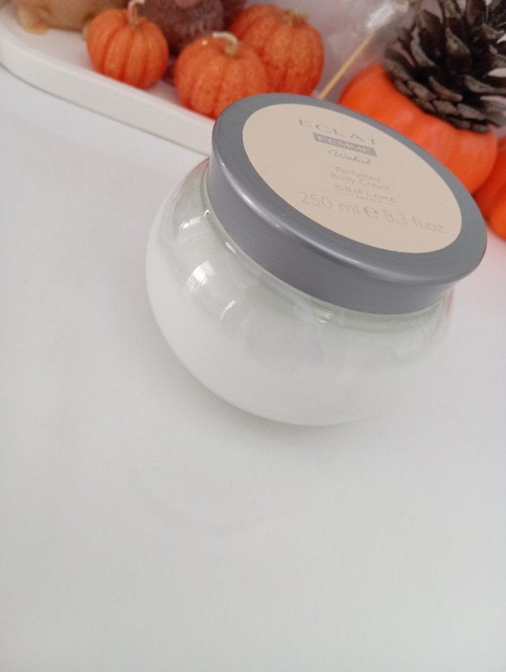 Oriflame Eclat Femme Parfümlü Vücut Kremi 250 ml - Görsel 3