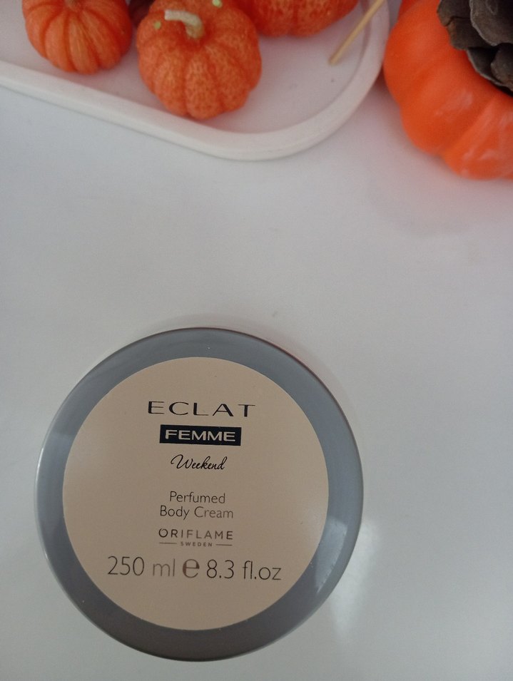 Oriflame Eclat Femme Parfümlü Vücut Kremi 250 ml - Görsel 2