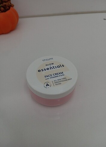  Beden Oriflame Essentials Yüz Kremi