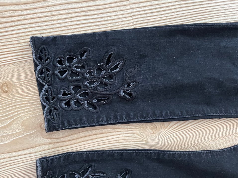 Nakışlı Siyah Bol Kesim Kadın Kot Pantolon - Görsel 2