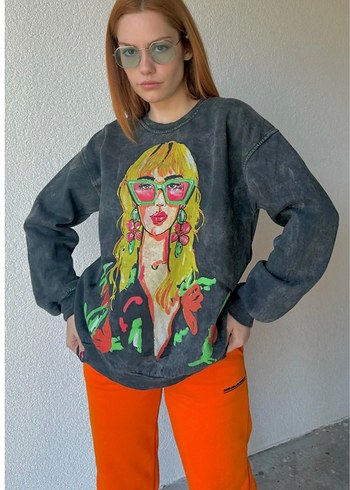 Oversize Sweatshirt s beden etiketli