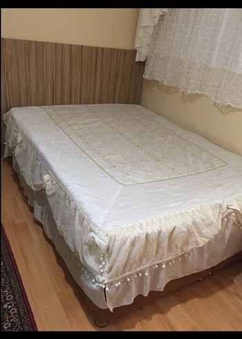 İşlemeli Beyaz Yatak Örtüsü - Görsel 5