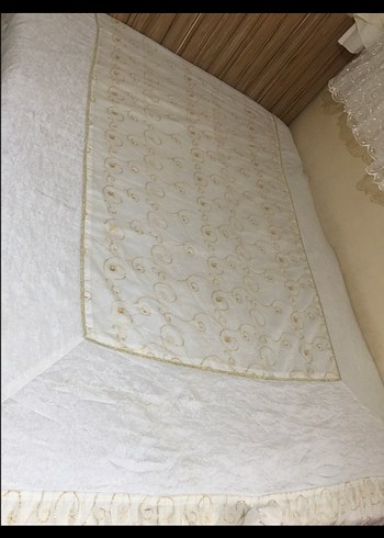İşlemeli Beyaz Yatak Örtüsü - Görsel 3